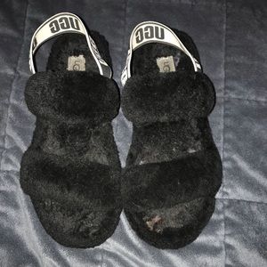 Ugg house shoes ,size 9 in women’s.